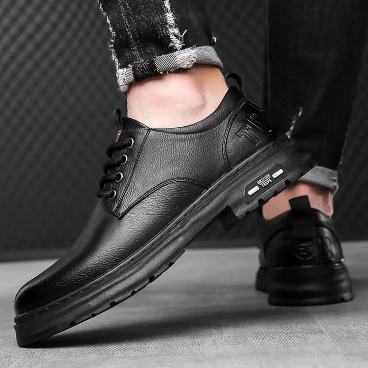 👍👞Muške ručno šivane kožne tenisice – Kvalitetna prava koža, udoban dizajn i izdržljiv gumeni potplat za svakodnevno nošenje.