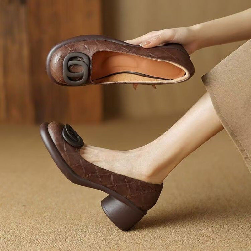 👠【35-40】2025 Pantofi noi din piele moale, la modă, versatili, de 4 cm, cu toc retro gros și vârf rotund 3910601