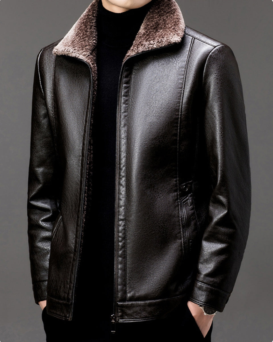 🔥【Vroča razprodaja】🔥【M-3XL】🧥 Moška nova zimska usnjena jakna s flis podlogo, visoka kakovost pravega usnja, notranjost iz jagnječje volne, topla in udobna.