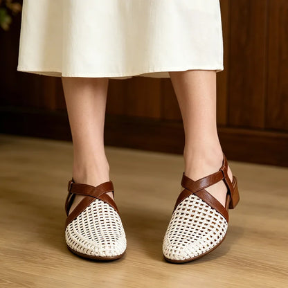 🌟【35-40】Retro mäkké kožené sandále s perforáciou – Super pohodlie, nulový tlak a oddýchnuté nohy po celé leto!