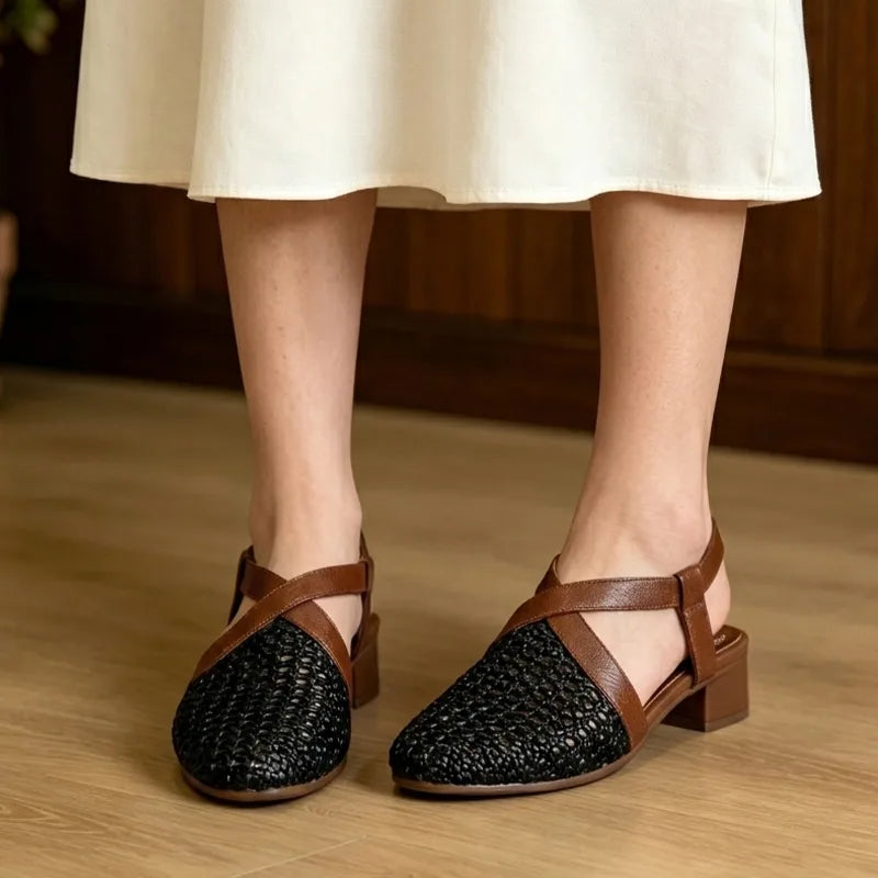 🌟【35-40】Retro mäkké kožené sandále s perforáciou – Super pohodlie, nulový tlak a oddýchnuté nohy po celé leto!