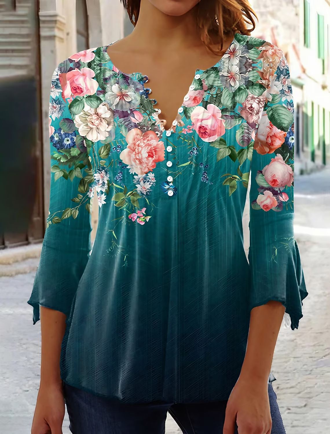 👕🥰[Časově omezená nabídka - kupte jeden kus, druhý dostanete zdarma] [S-5XL] Módní dámské tričko s výstřihem do V